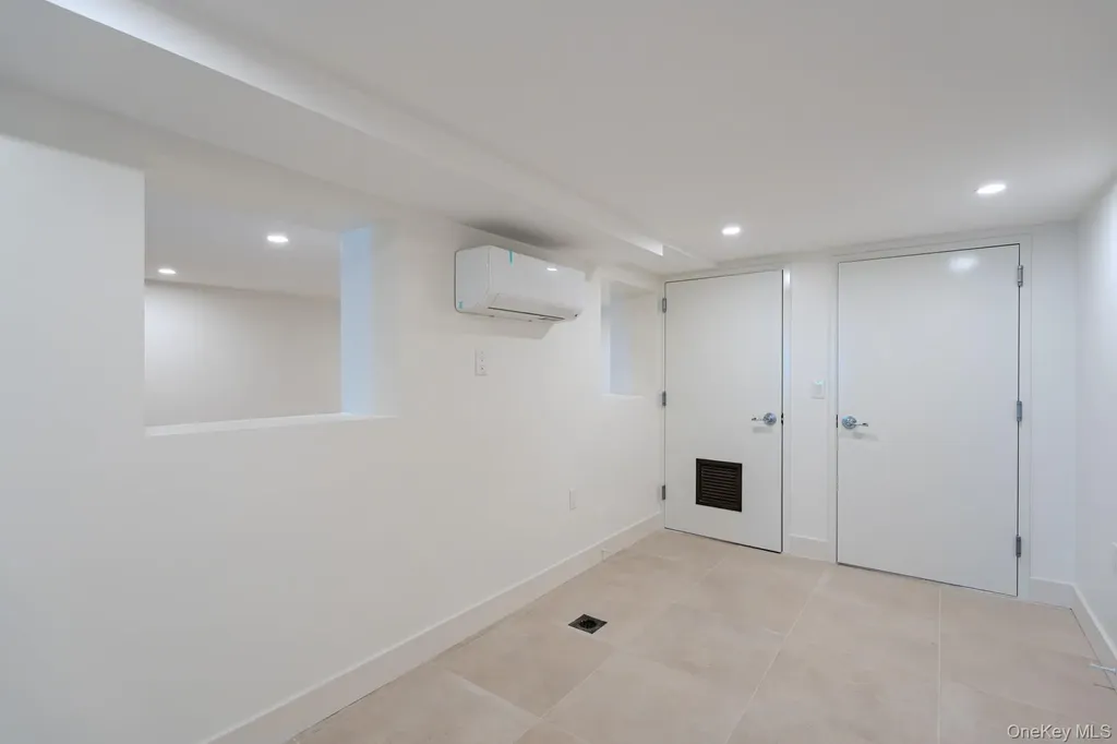 982 E 106th Street Brooklyn NY 11236