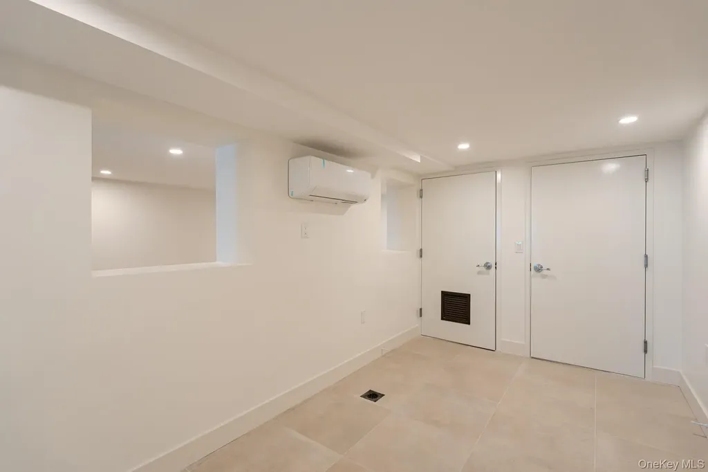 982 E 106th Street Brooklyn NY 11236