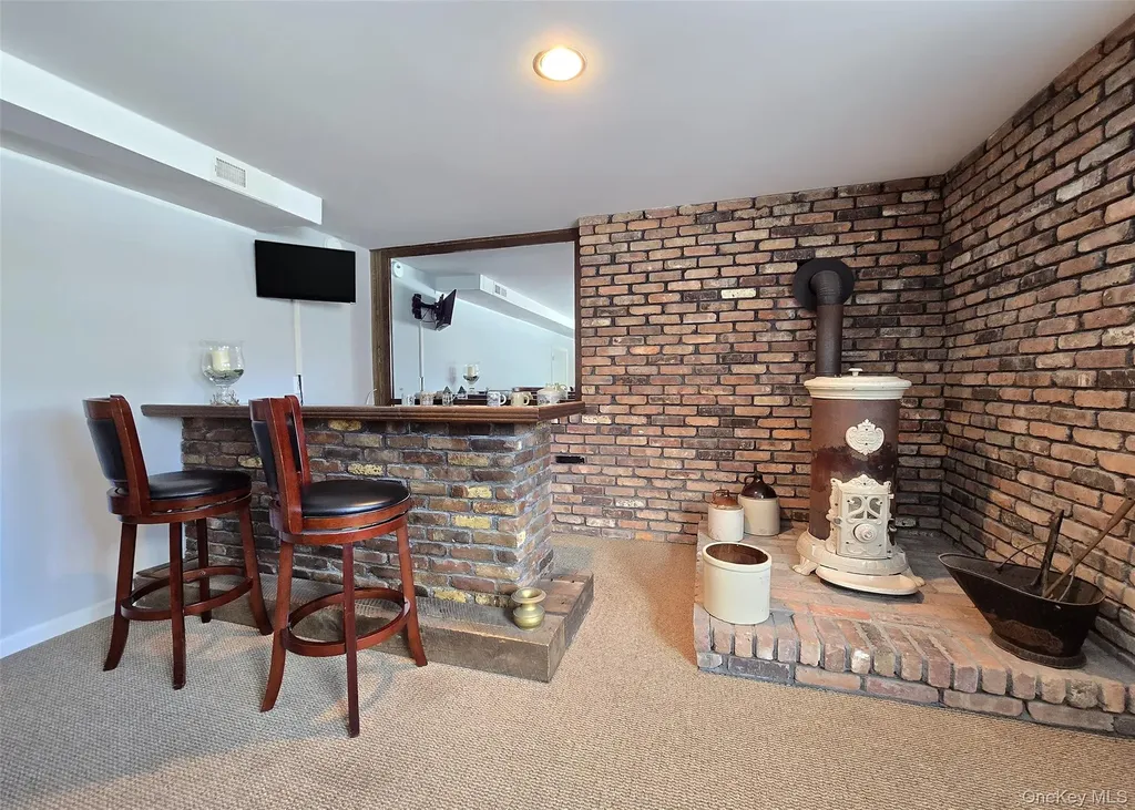 165 Edgewater Avenue Bayport NY 11705