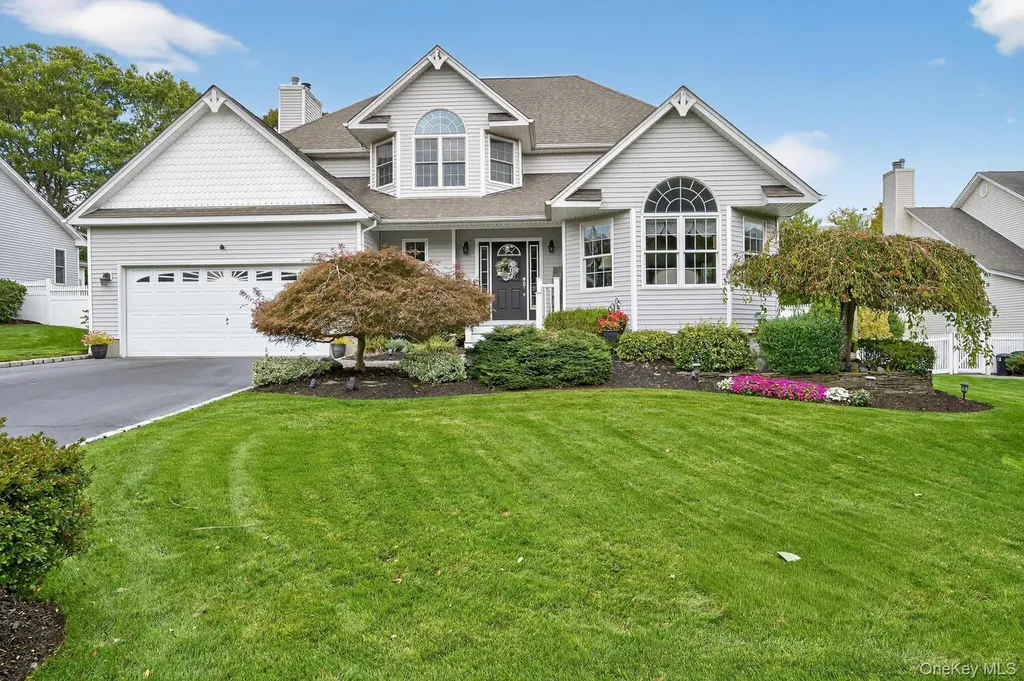 10 Manor Place Smithtown NY 11787