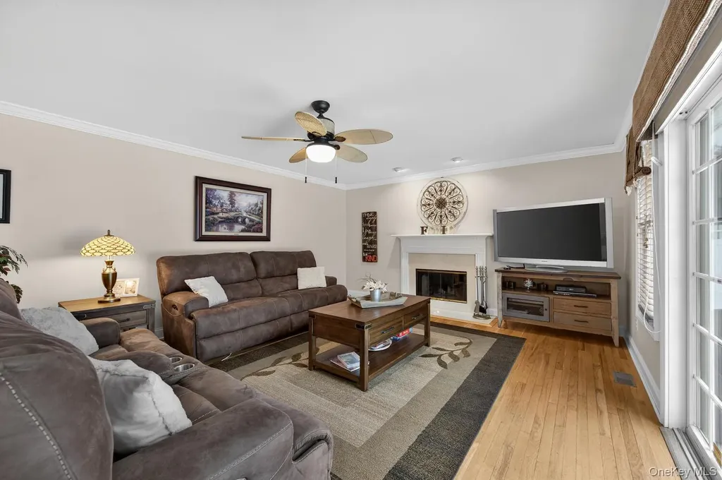 10 Manor Place Smithtown NY 11787