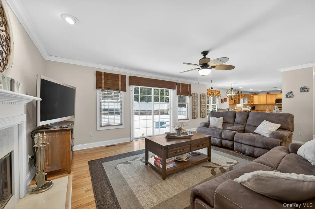10 Manor Place Smithtown NY 11787