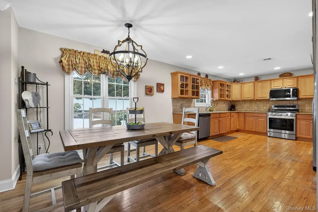10 Manor Place Smithtown NY 11787