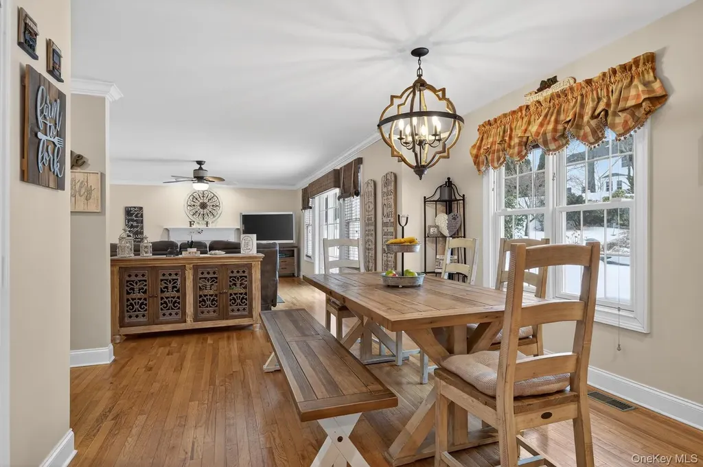 10 Manor Place Smithtown NY 11787
