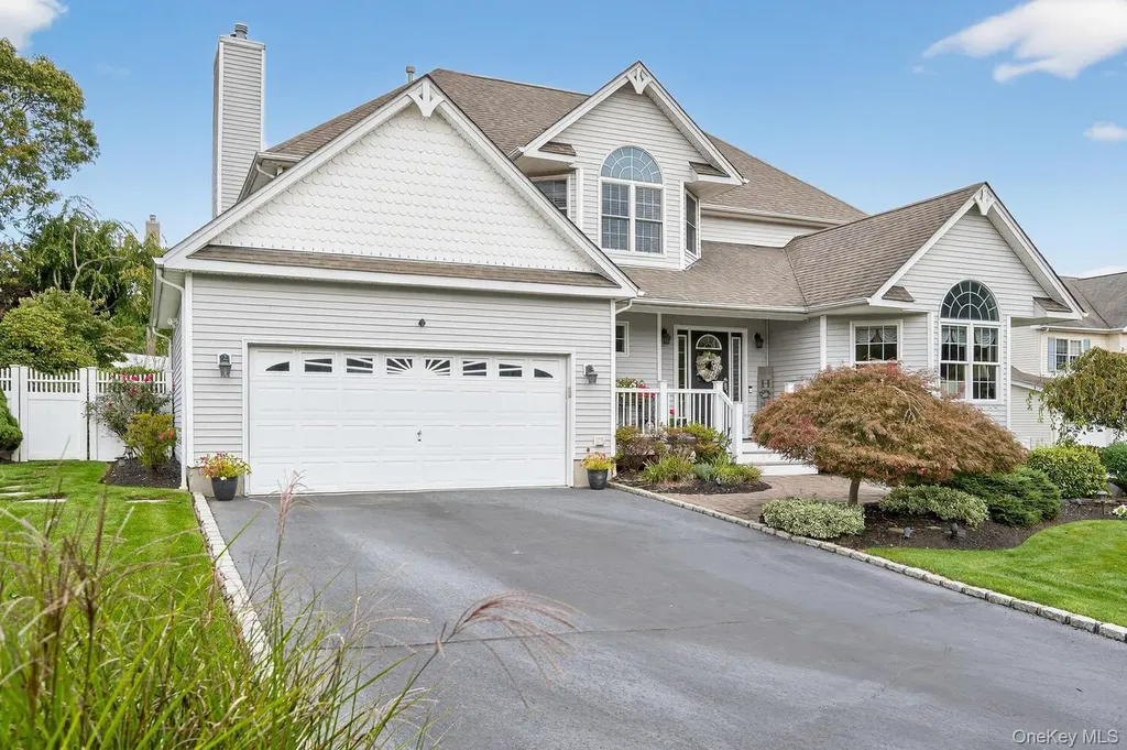 10 Manor Place Smithtown NY 11787