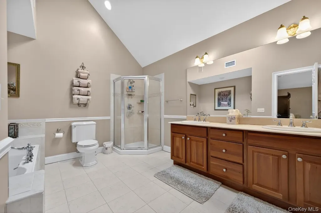 10 Manor Place Smithtown NY 11787