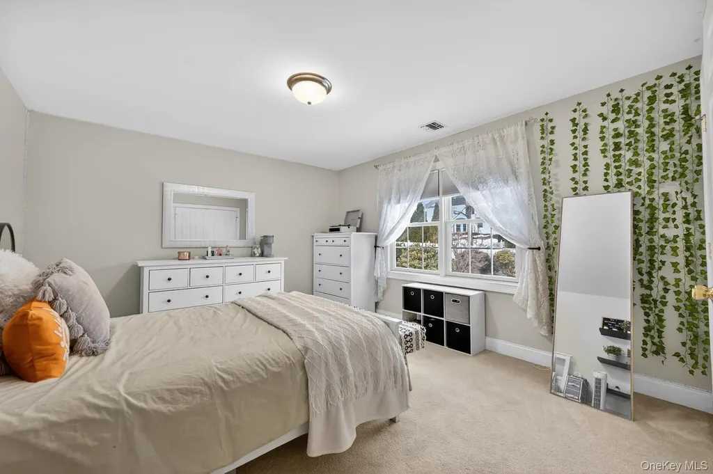 10 Manor Place Smithtown NY 11787