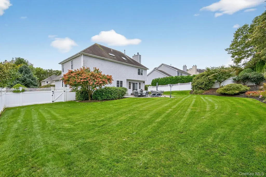 10 Manor Place Smithtown NY 11787