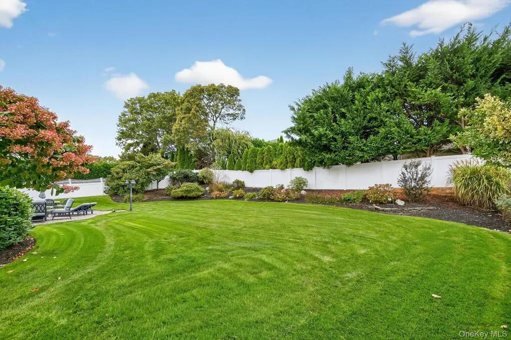 10 Manor Place Smithtown NY 11787