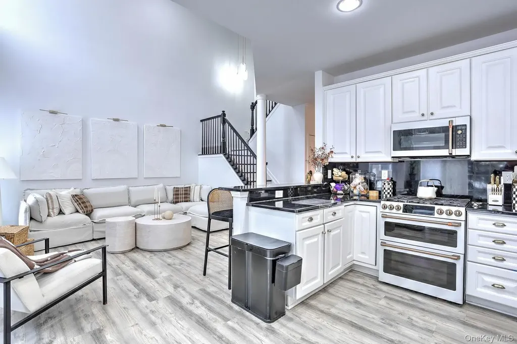 17 Gillian Court Monroe NY 10950