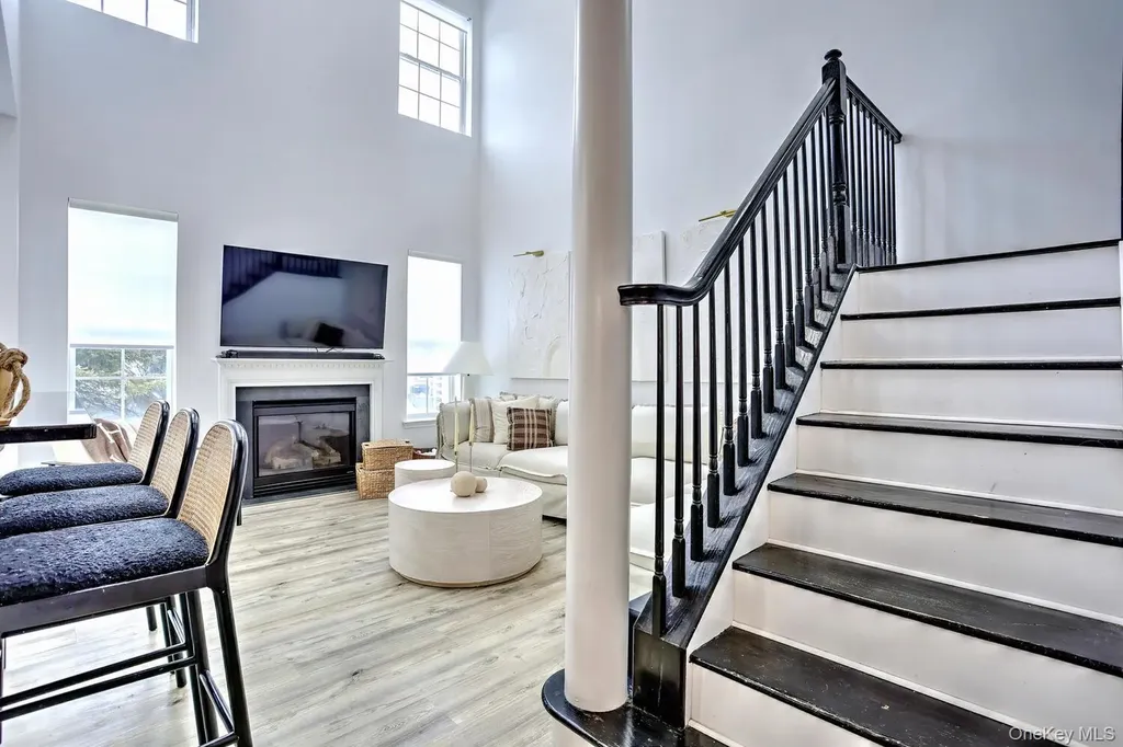 17 Gillian Court Monroe NY 10950