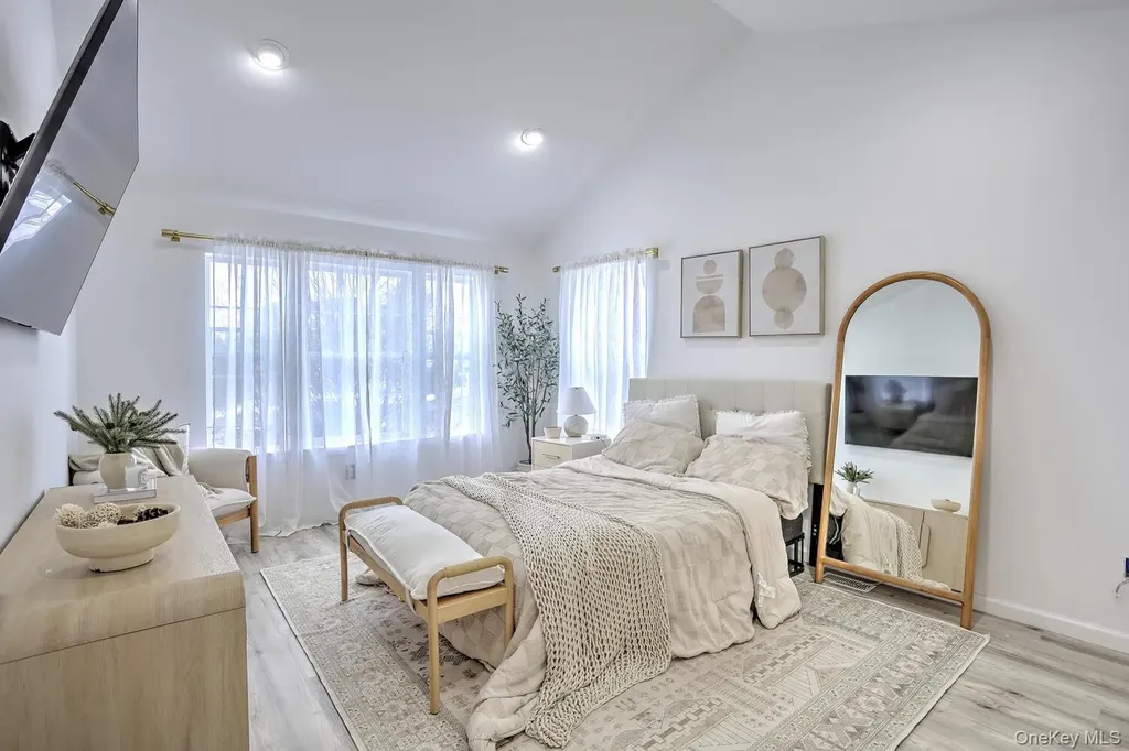 17 Gillian Court Monroe NY 10950