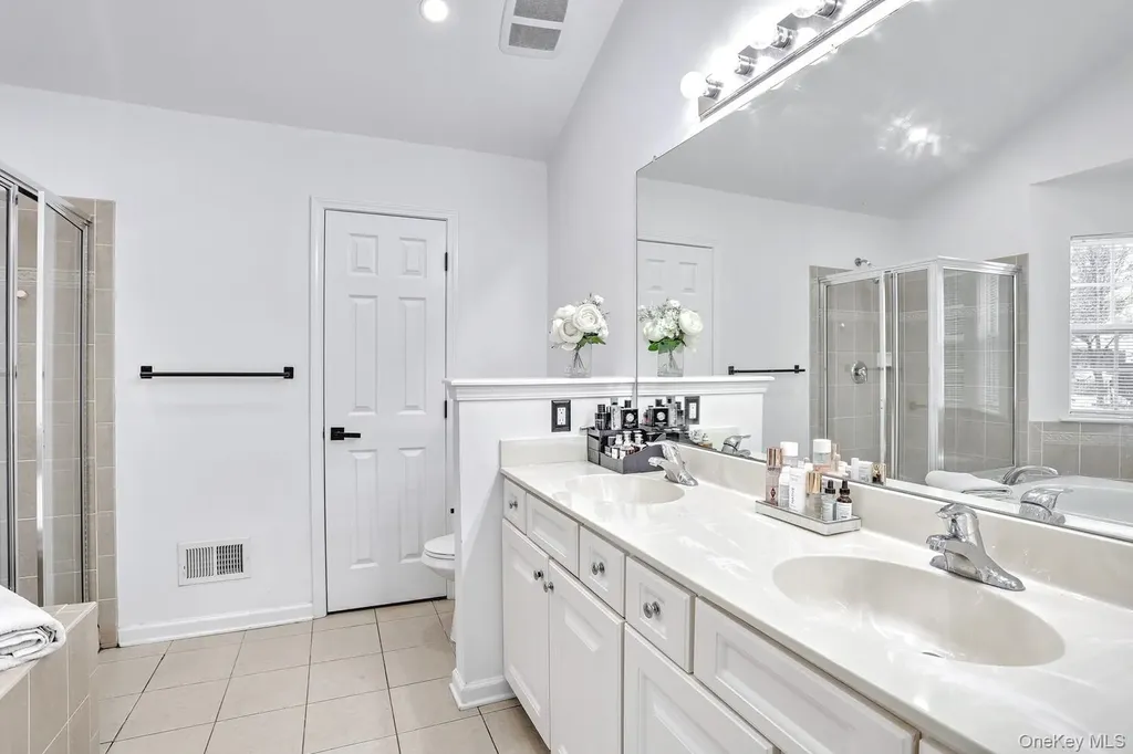 17 Gillian Court Monroe NY 10950