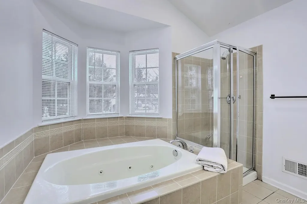 17 Gillian Court Monroe NY 10950