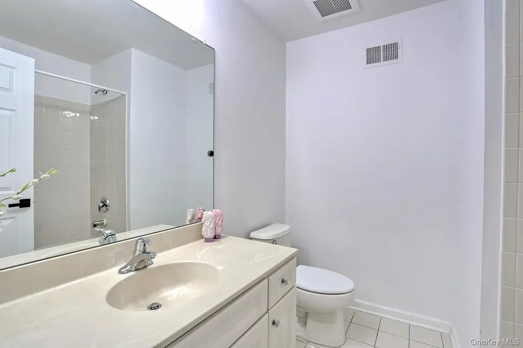 17 Gillian Court Monroe NY 10950