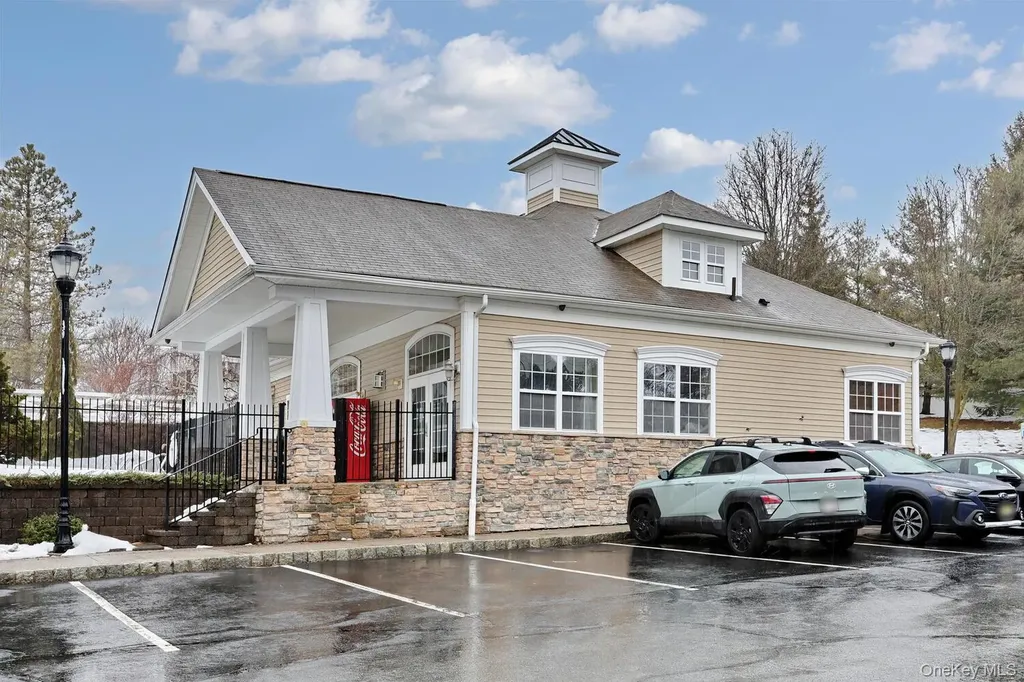 17 Gillian Court Monroe NY 10950