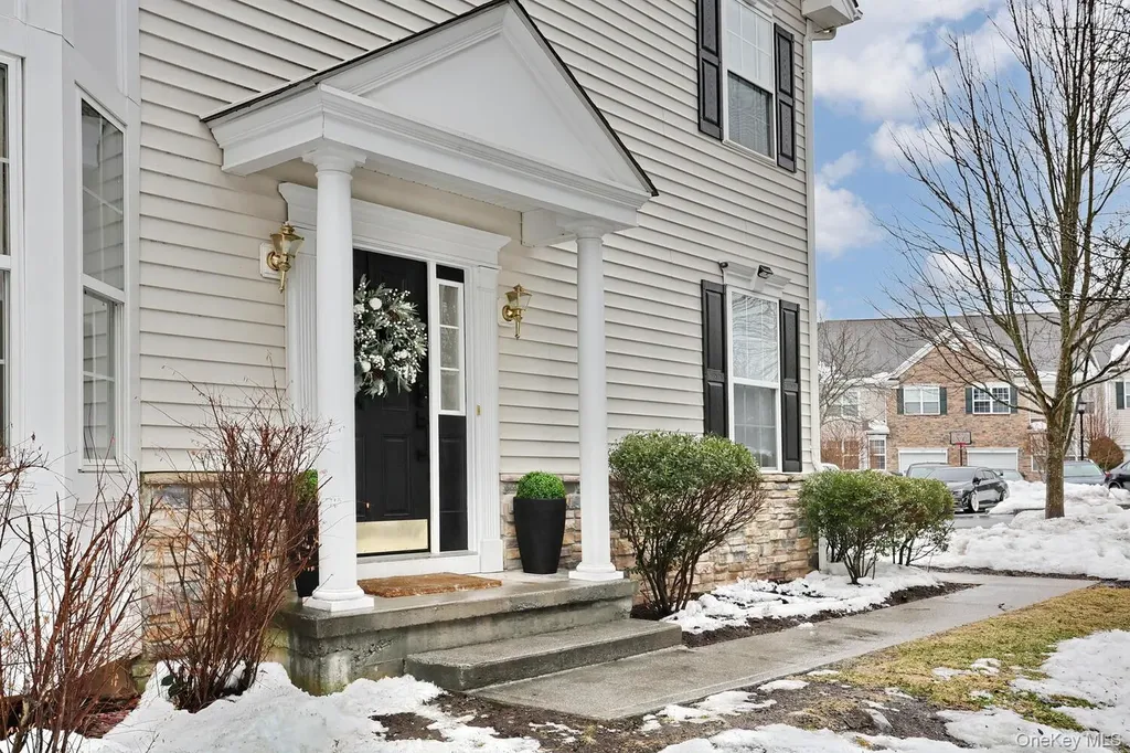 17 Gillian Court Monroe NY 10950