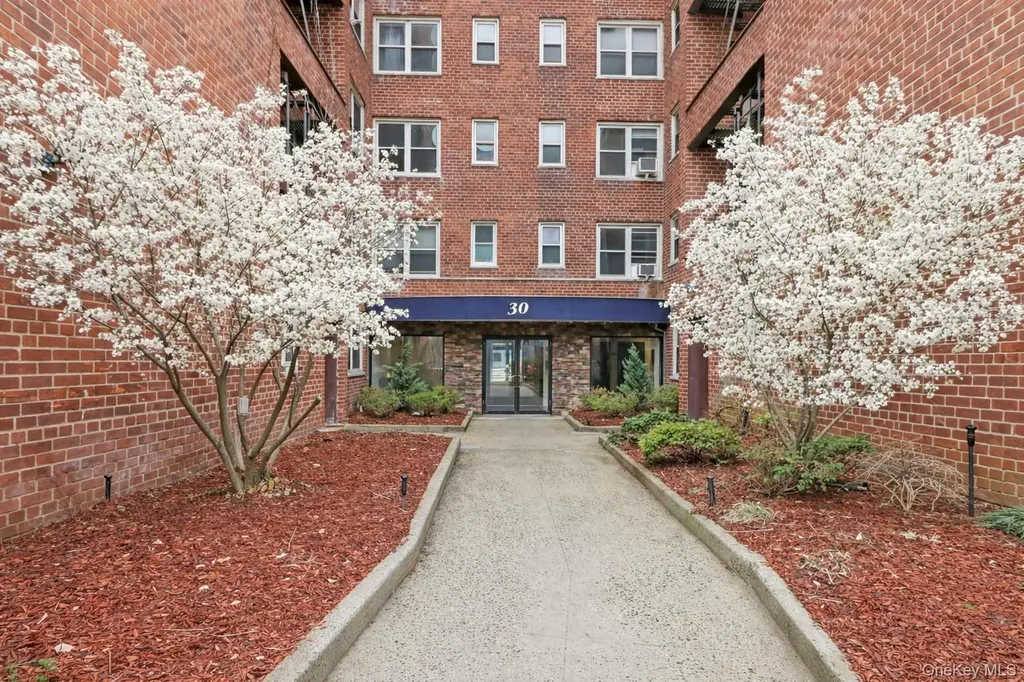30 N Broadway White Plains NY 10601