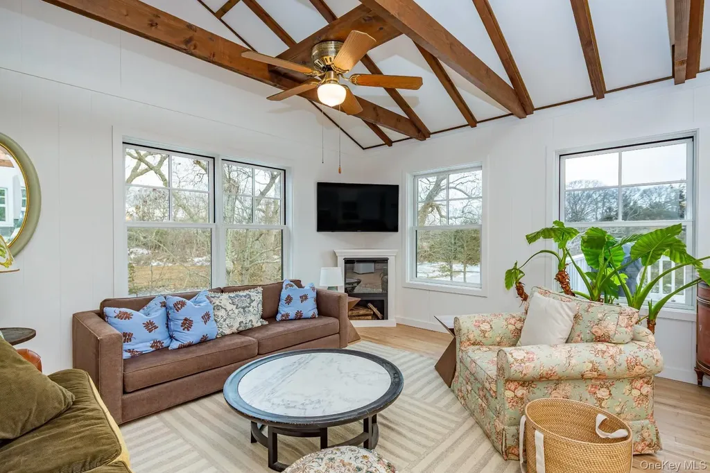 9 Helens Lane Southampton NY 11968