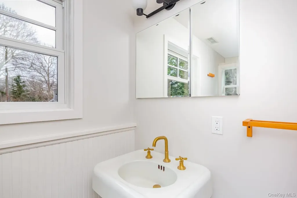 9 Helens Lane Southampton NY 11968