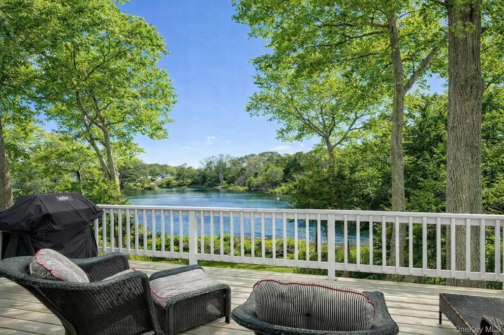 9 Helens Lane Southampton NY 11968
