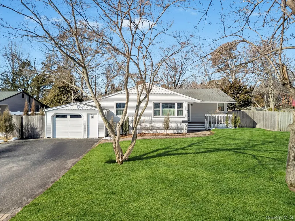 93 Eastwood Boulevard Centereach NY 11720