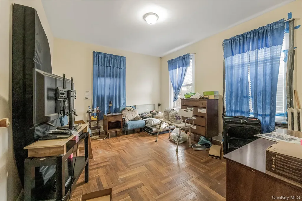 3425 Dekalb Avenue Bronx NY 10467