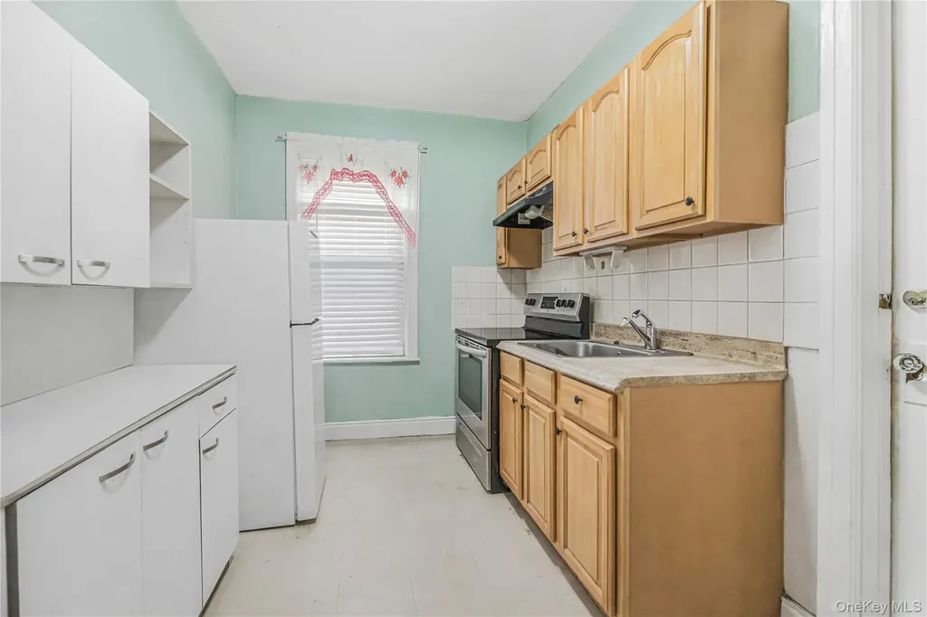 3425 Dekalb Avenue Bronx NY 10467