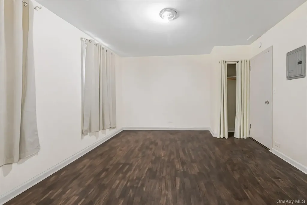 3425 Dekalb Avenue Bronx NY 10467