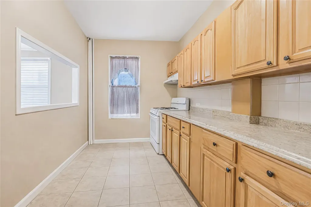 3425 Dekalb Avenue Bronx NY 10467