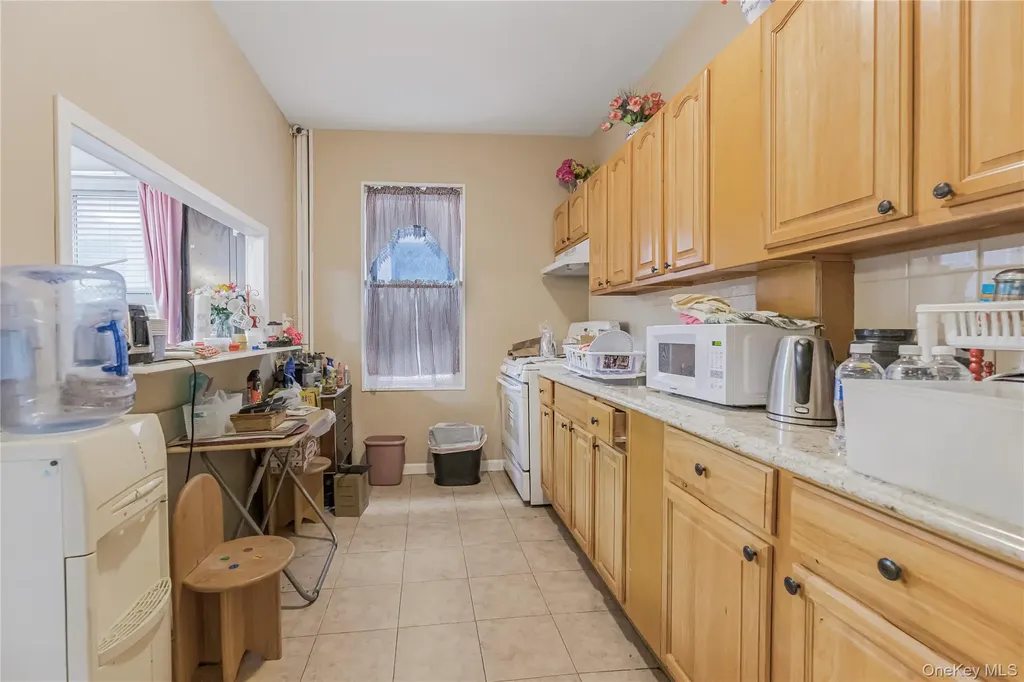 3425 Dekalb Avenue Bronx NY 10467