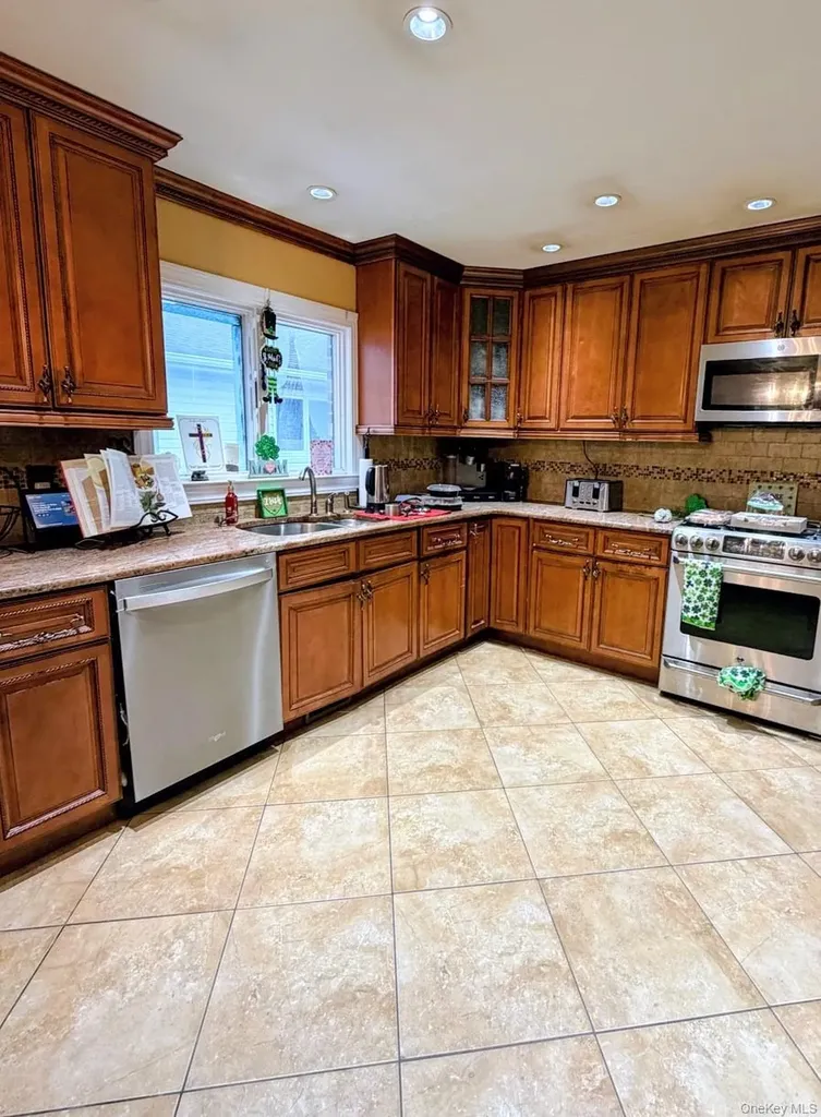 15936 88th Street Howard Beach NY 11414