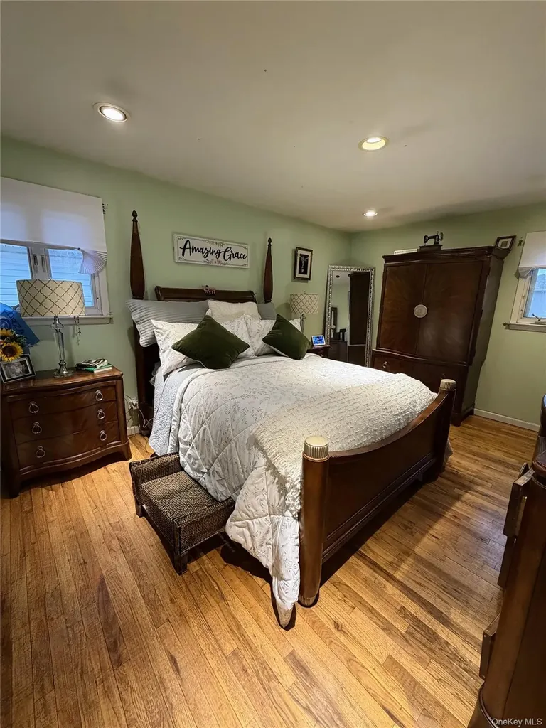 15936 88th Street Howard Beach NY 11414