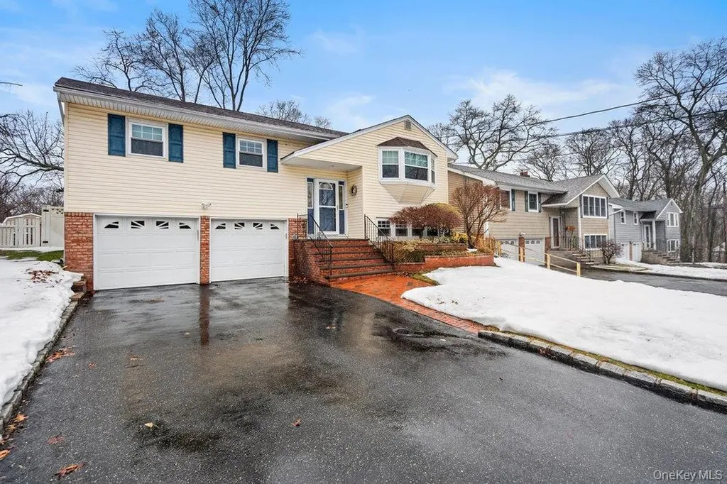 6 Stimson Place Huntington NY 11743