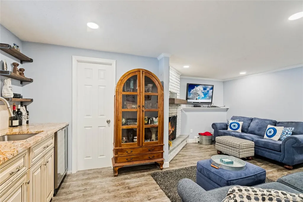 6 Stimson Place Huntington NY 11743