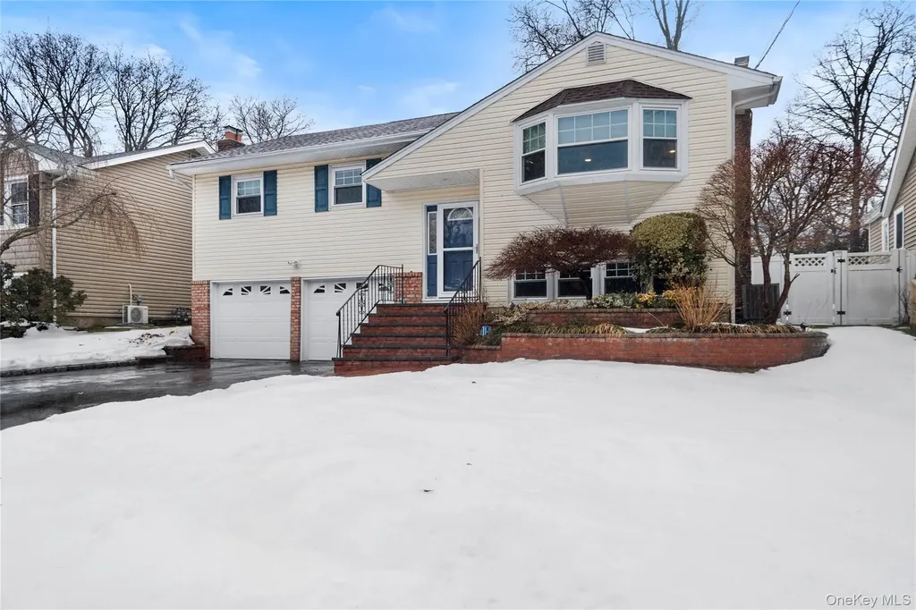 6 Stimson Place Huntington NY 11743