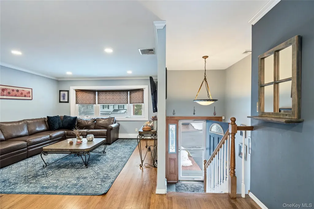 6 Stimson Place Huntington NY 11743