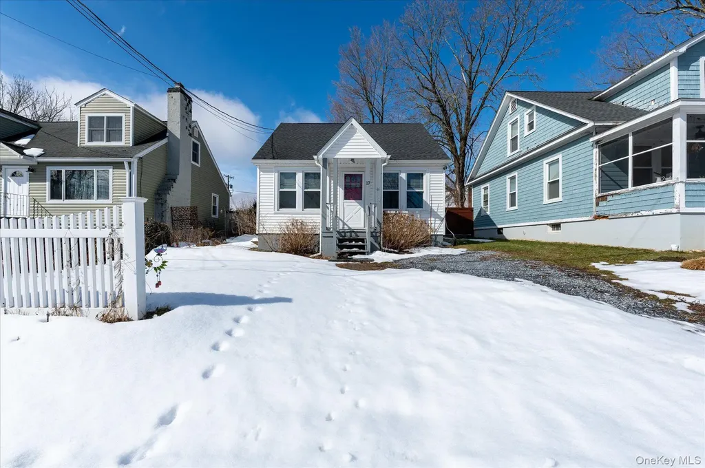 17 Argyle Street Lake Peekskill NY 10537