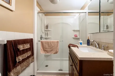 11 Lay Street Kingston NY 12401