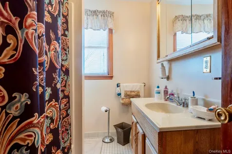 11 Lay Street Kingston NY 12401