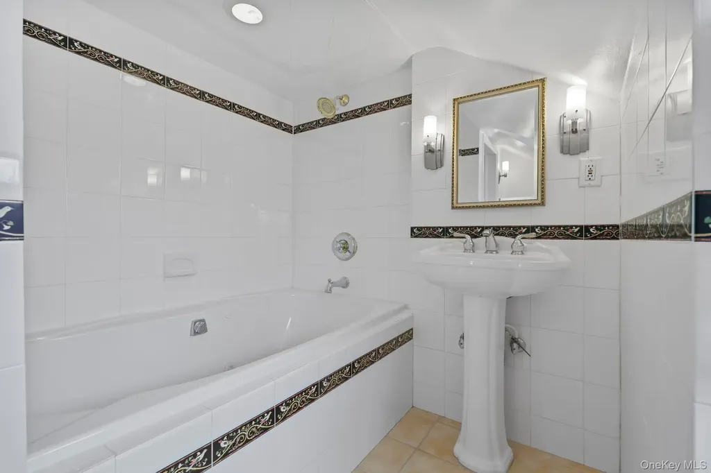 401 Heathcote Road Scarsdale NY 10583