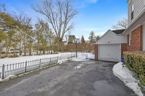 401 Heathcote Road Scarsdale NY 10583