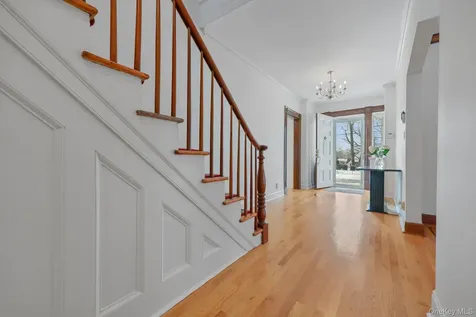 401 Heathcote Road Scarsdale NY 10583