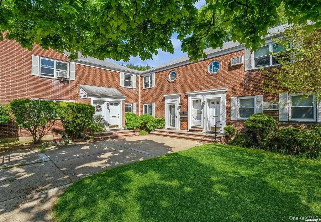 263-33 73rd Avenue Glen Oaks NY 11004