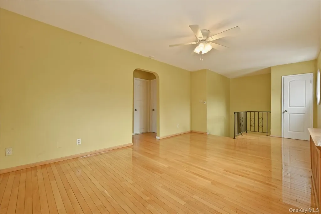 263-33 73rd Avenue Glen Oaks NY 11004