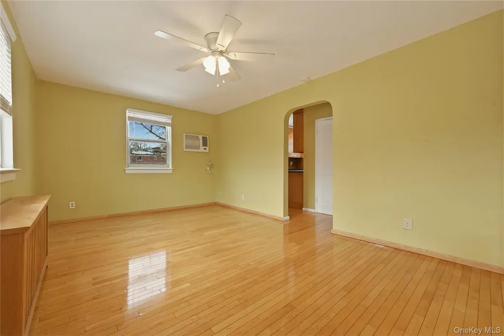 263-33 73rd Avenue Glen Oaks NY 11004
