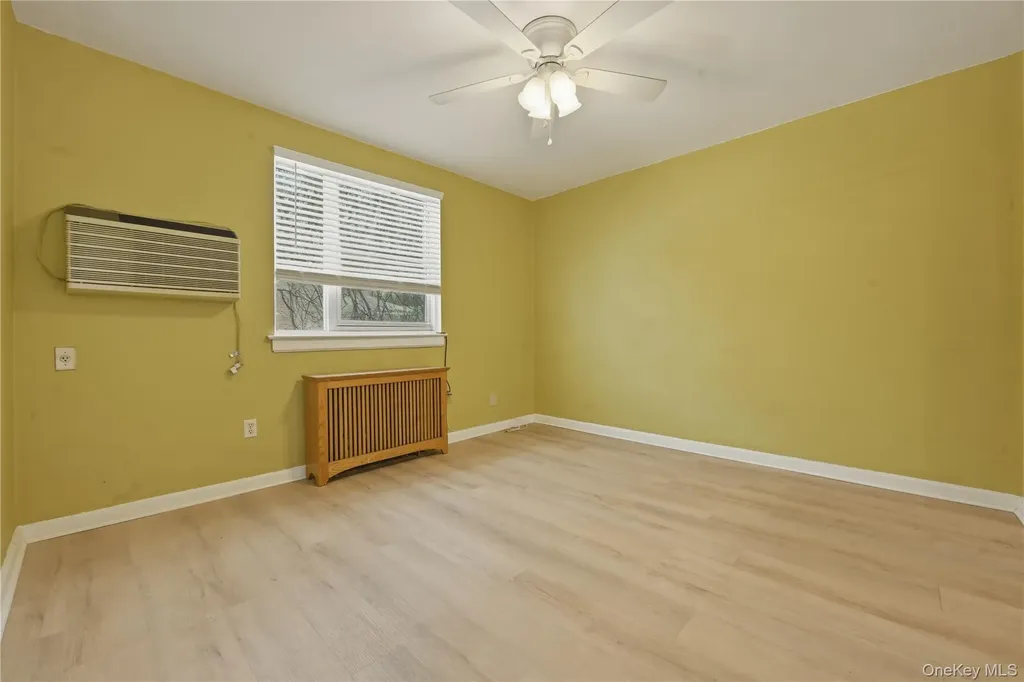 263-33 73rd Avenue Glen Oaks NY 11004