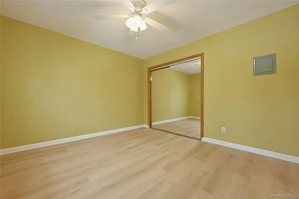 263-33 73rd Avenue Glen Oaks NY 11004