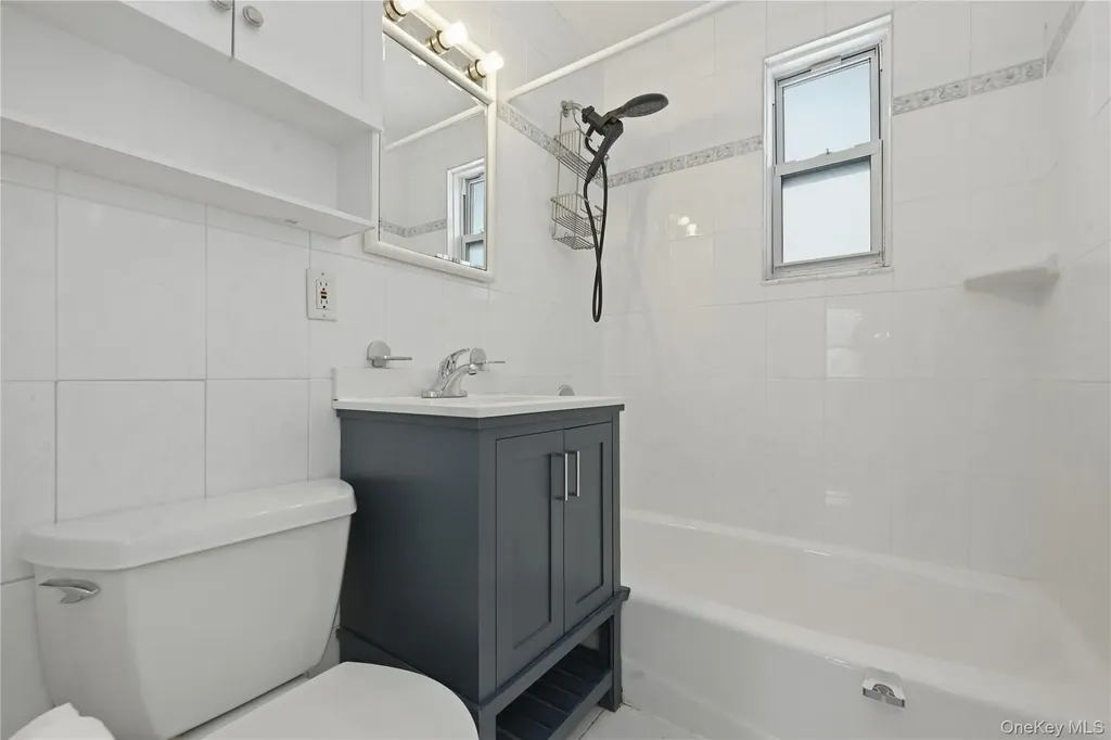 263-33 73rd Avenue Glen Oaks NY 11004