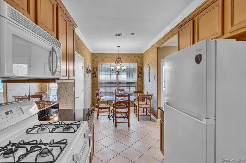 85 Constantine Way Mount Sinai NY 11766
